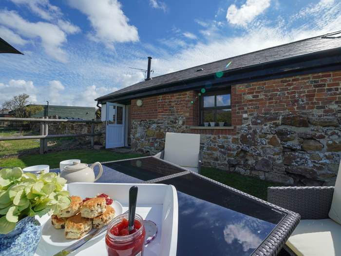 The Dairy, Sleeps 4 in Brighstone