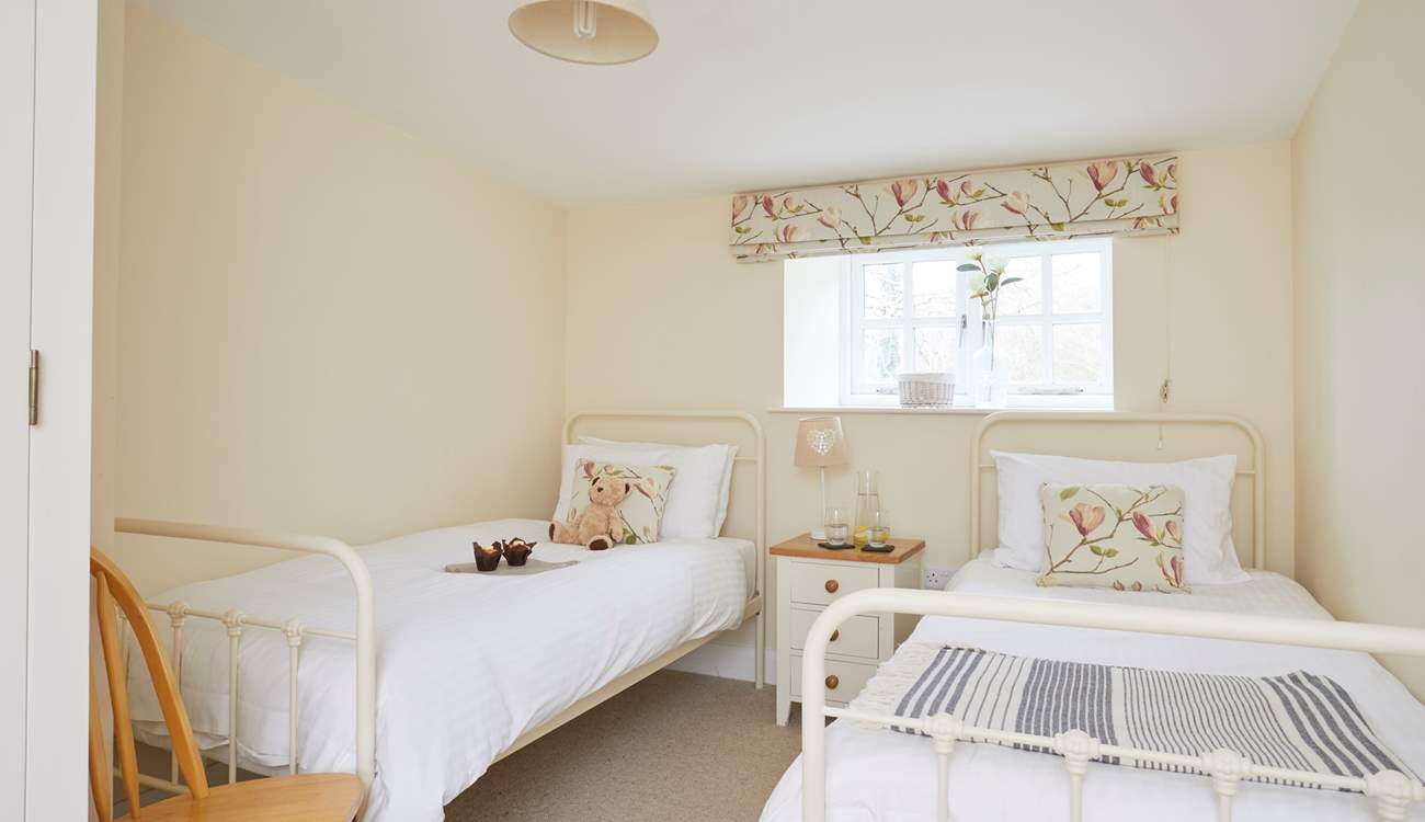 The lovely twin bedroom. 