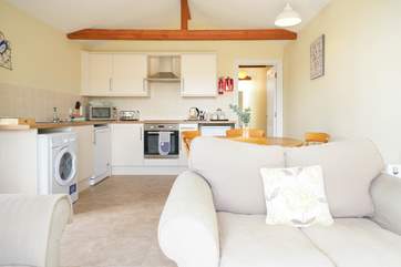 The well-equipped kitchen.