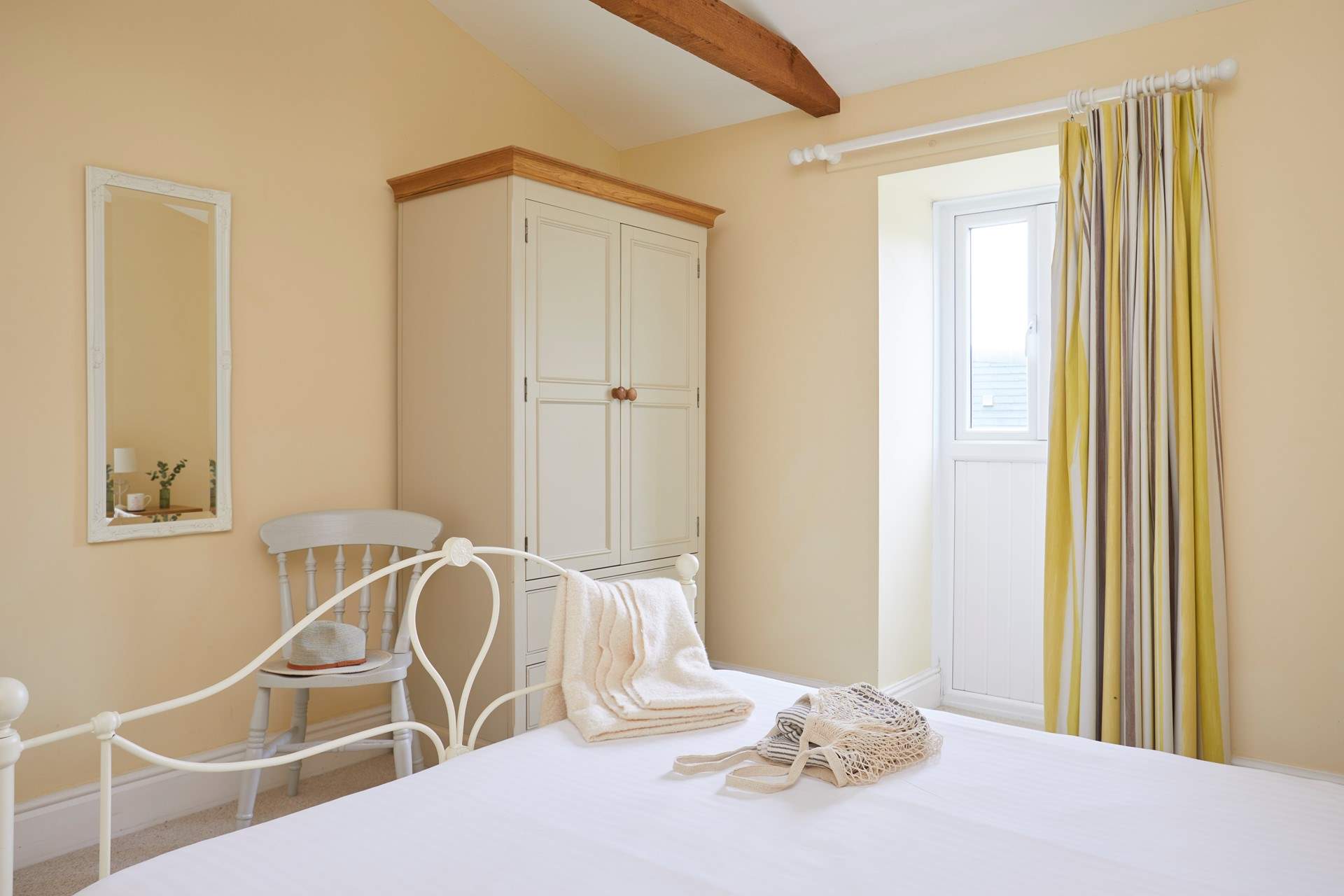 Wake early and start the day with a stroll around the grounds.