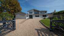 Redworth is a luxurious five bedroom property located in the village of Bembridge. 