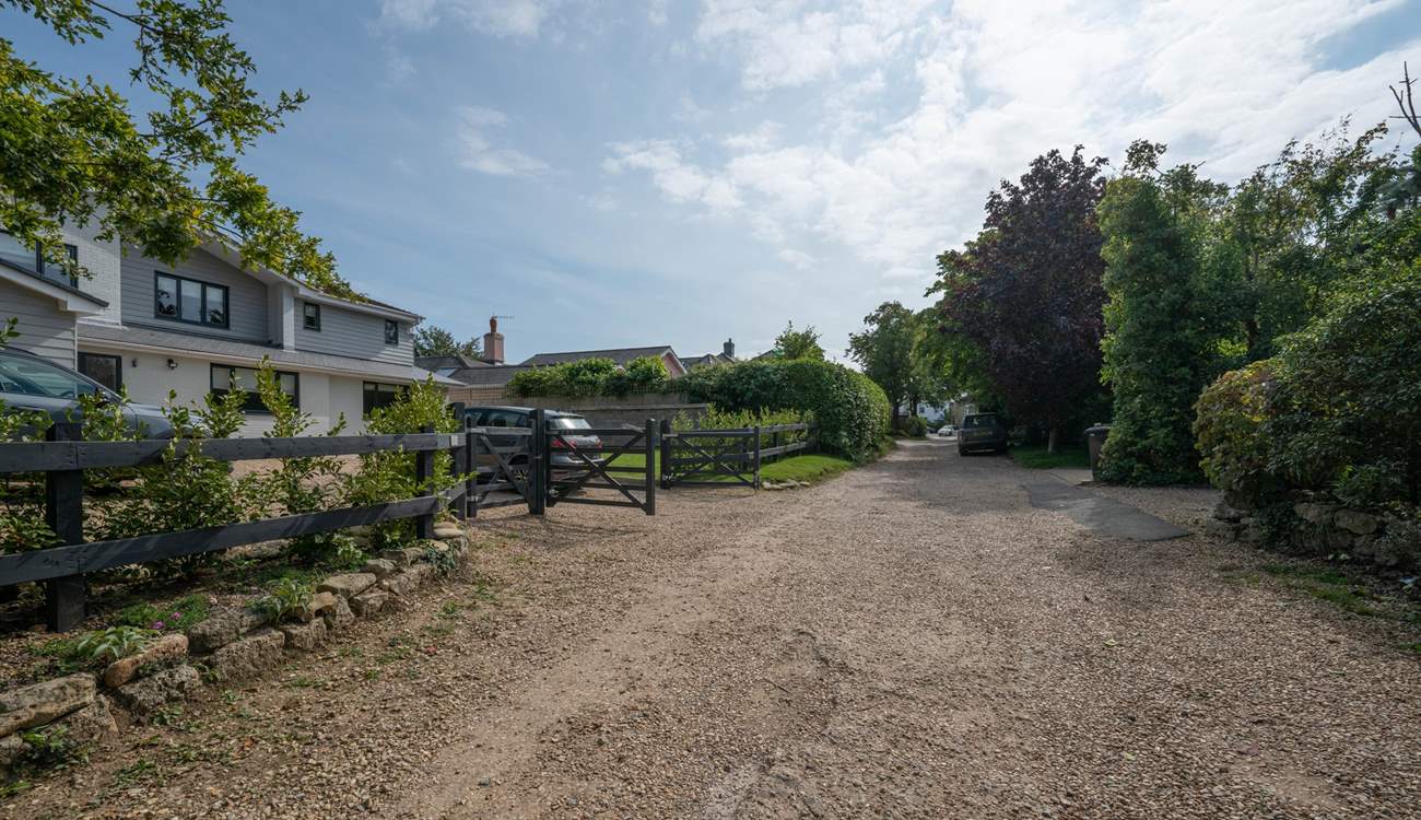 Redworth is situated along a quiet unmade track, Bembridge village is a few minutes' walk away.