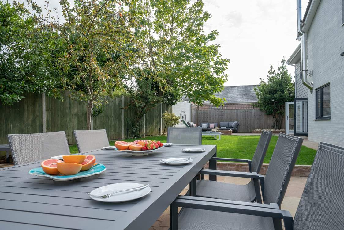 Enjoy the well kept garden with all the family and your four-legged friend!