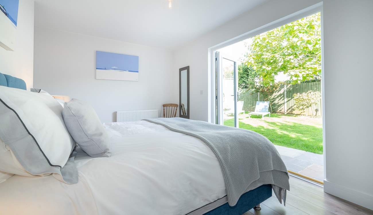 Take advantage of the double doors opening onto the garden, brightening the room with morning fresh air and light.
