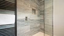 ...with an en suite modern shower-room. 