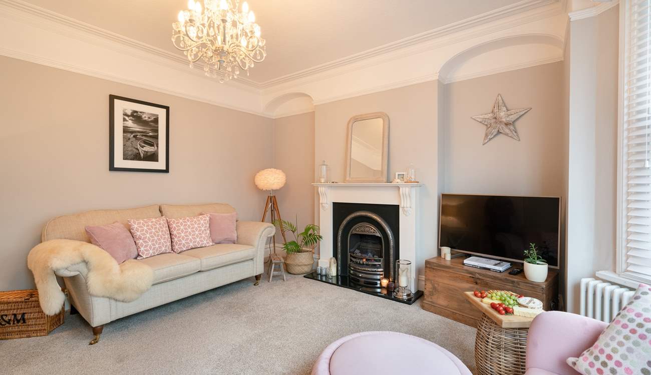 Unwind in the comfy sitting-room after a day sightseeing. 