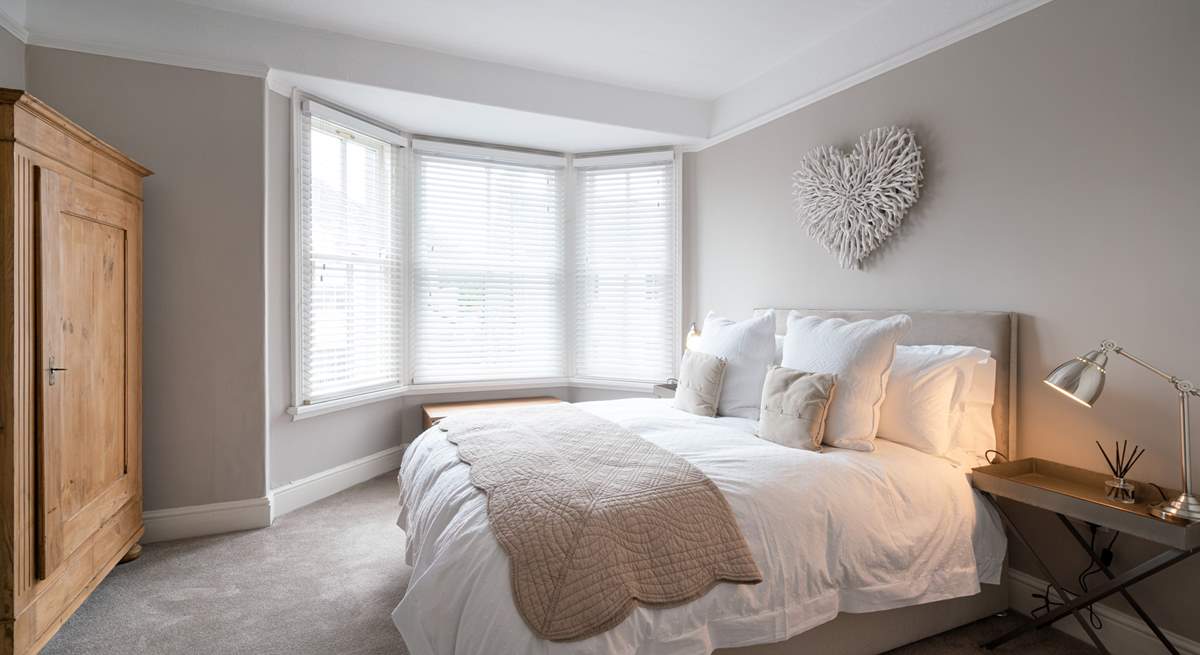 King-size room to the front of the property.