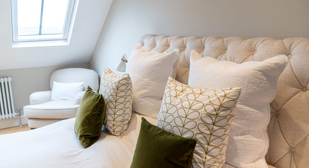 Quality soft furnishings throughout. 
