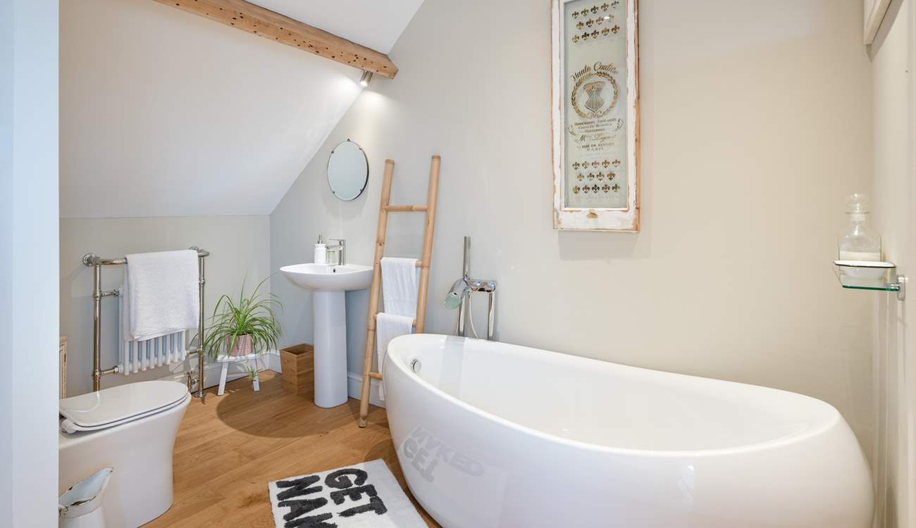 Immaculate bathroom.