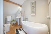 Immaculate bathroom.