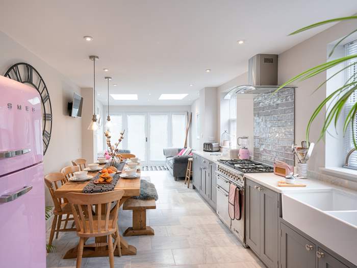 Pink Door at 54, Sleeps 8 in Fishguard