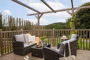 Enjoy evening sundowners on the deck.