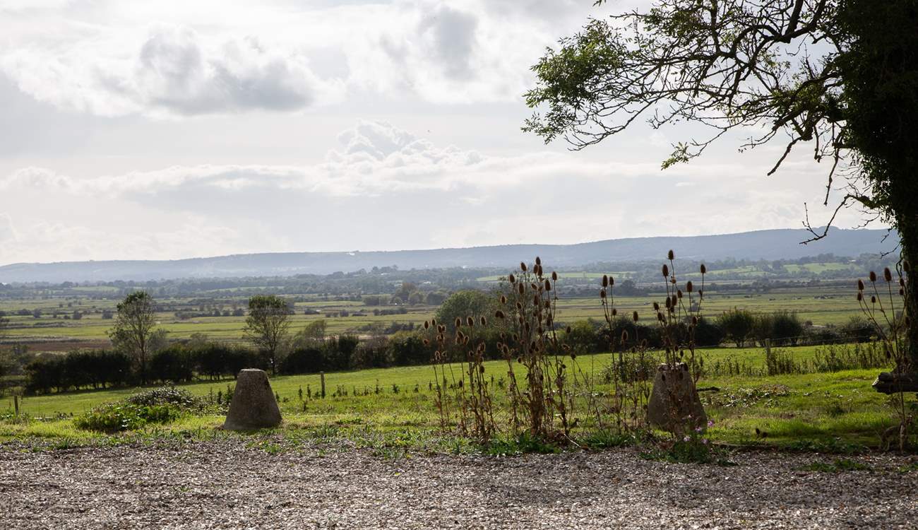 More views - watch out for the ha-ha there's a five foot drop.