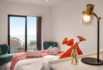 You'll enjoy holiday lie ins with that view.