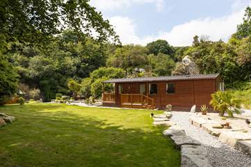 Your cosy lodge awaits and is situated in the most mesmerising setting!