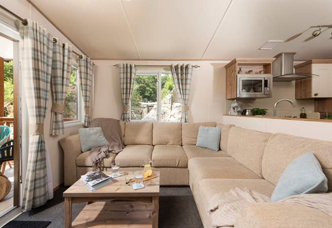 The living space allows your day to flow with complete ease. 