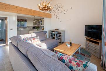Such a glorious and spacious cottage for two. Complemented by under-floor heating throughout the ground floor.