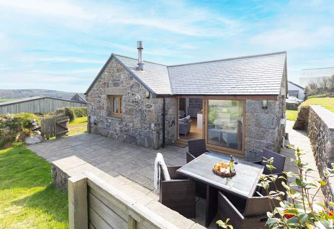 Welcome to Woon Summer, a charming cottage offering complete tranquility in the Cornish countryside.