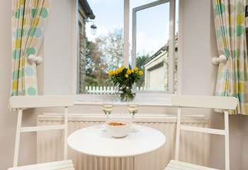 A sweet table in the kitchen.