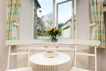 A sweet table in the kitchen.