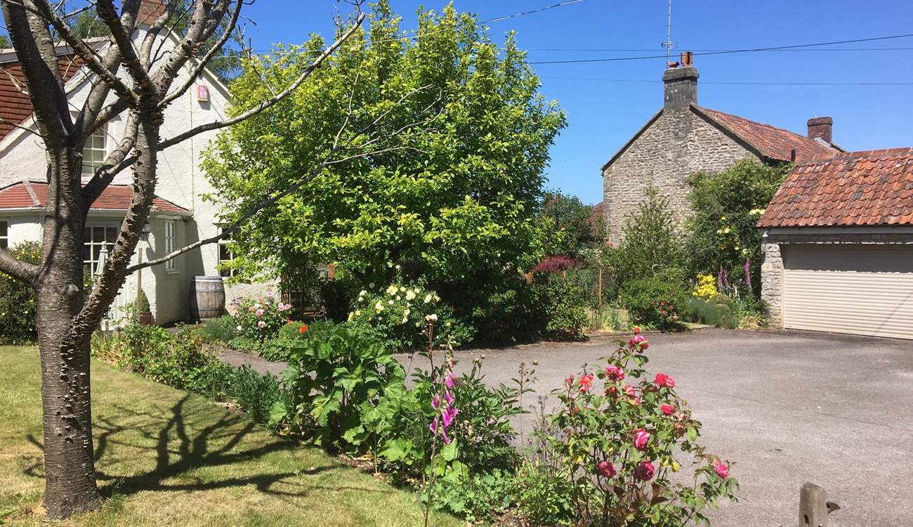 Your driveway is directly in front of the cottage and this area is yours to enjoy. The friendly owners are close enough to be on hand should you need them however you're assured of the utmost privacy.