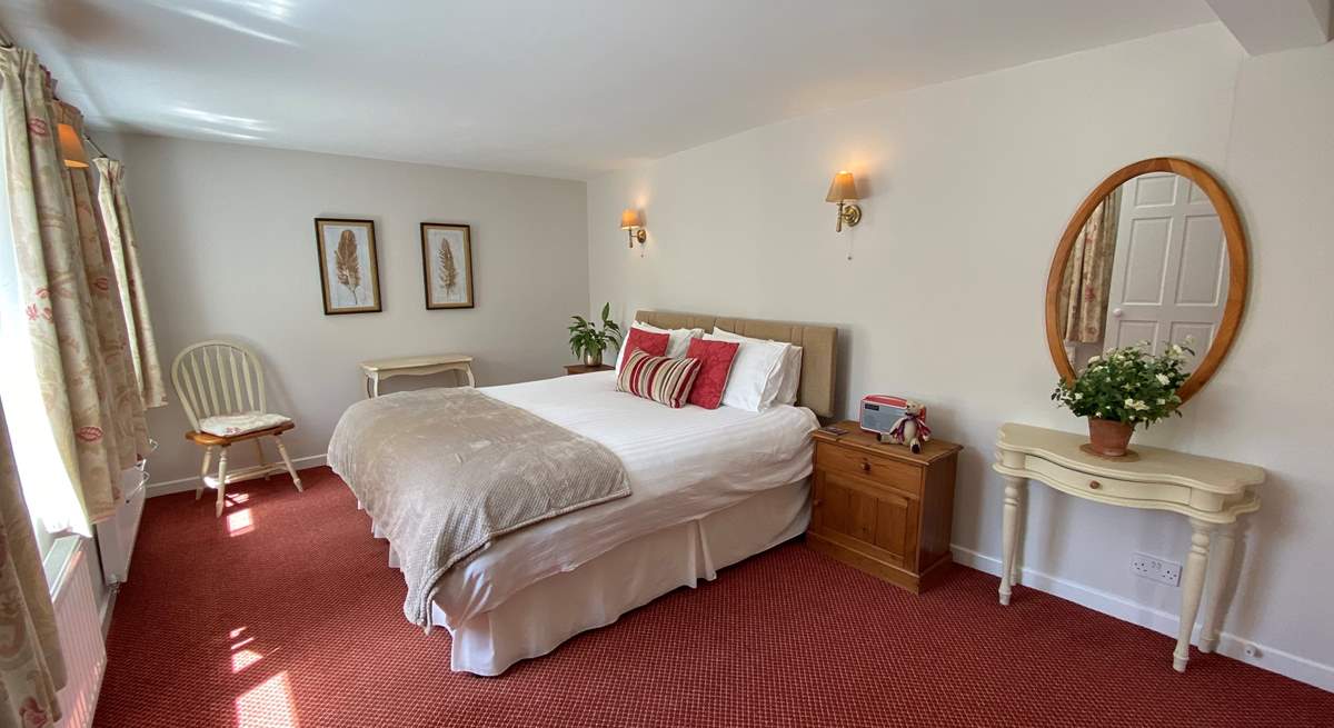 You are assured of peace and relaxation in the main bedroom, complete with a 'zip and link' super-king bed.