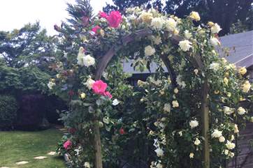 You will appreciate the owners love of gardening with the gorgeous flowers on show.