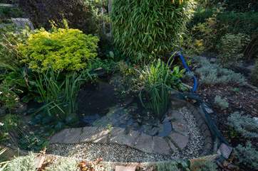 Please note there is a netted pond near the bottom of the garden. Please supervise young children at all times.