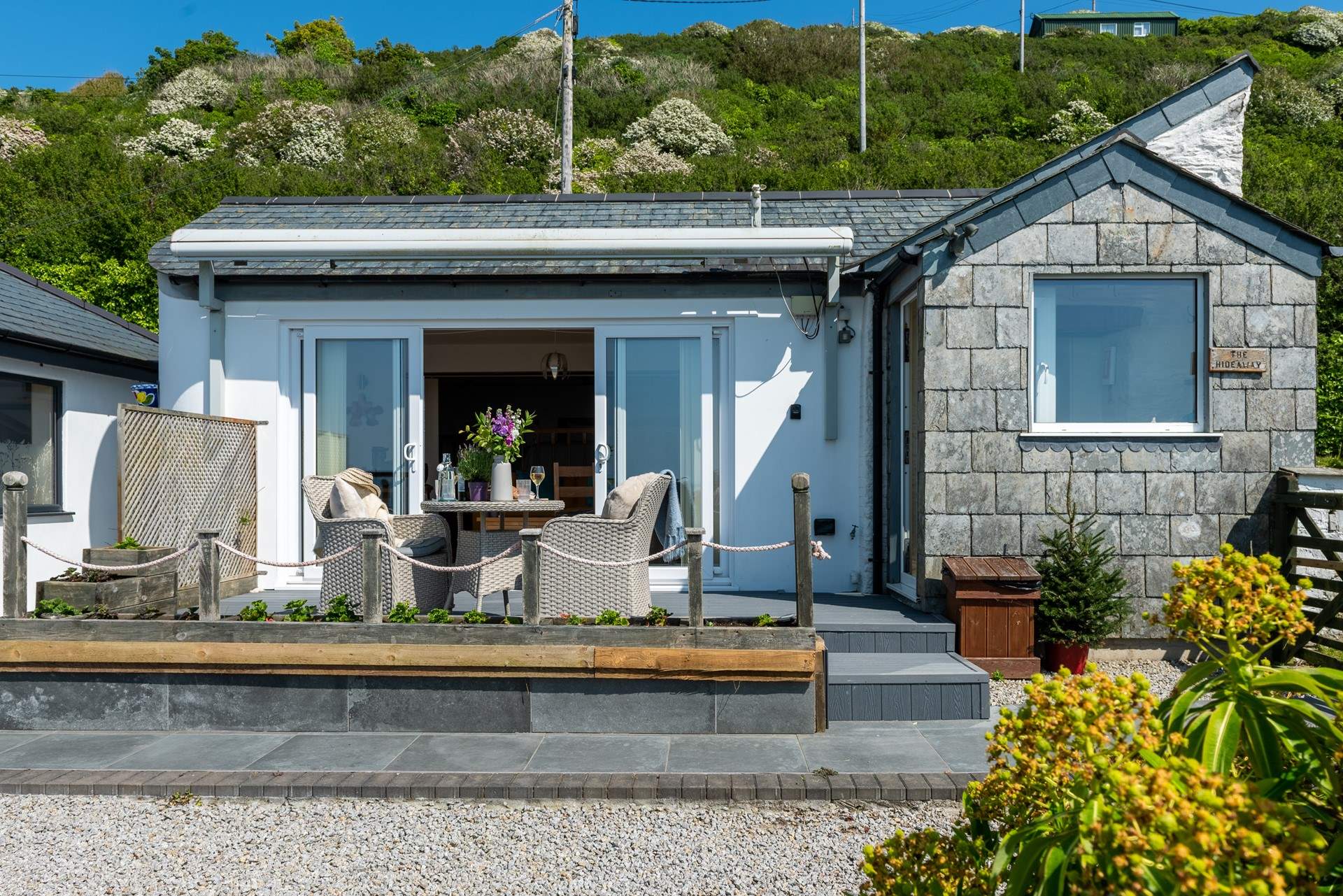 The friendly owner lives next door, and is on hand if you need any help or advice but will leave you in peace to enjoy your stay.