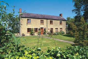 Set on its own with no close neighbours, Park Farm Cottage is a fantastic rural retreat the whole family will enjoy.