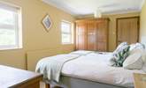Large twin room with Jack & Jill bathroom to the main bedroom - Thumbnail Image