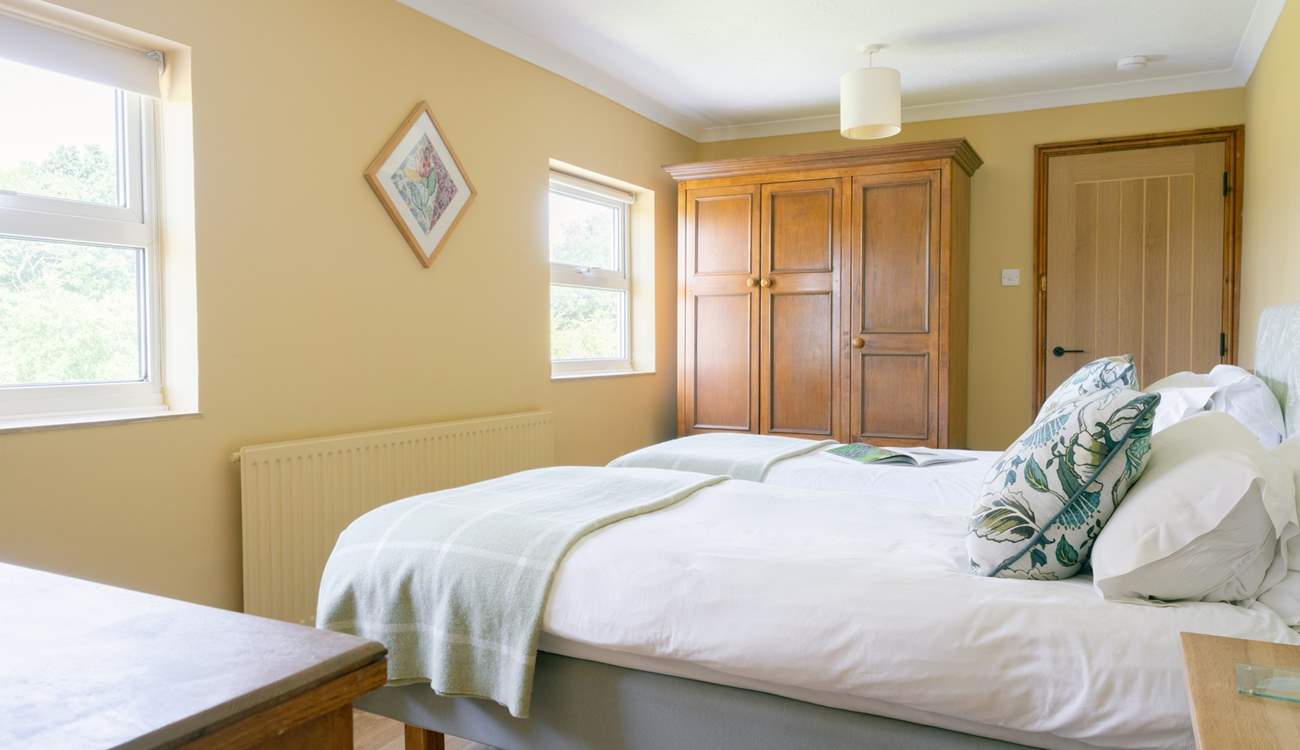 Large twin room with Jack & Jill bathroom to the main bedroom