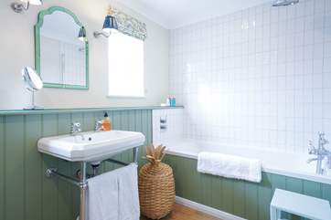 The spacious family bathroom.