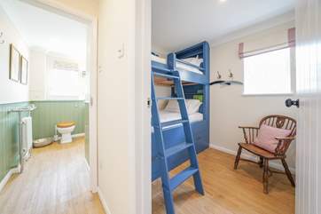 This ground floor based cottage sets a bright and relaxing atmosphere.