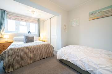 Bedroom 5, with space for two guests with flexible sleeping.