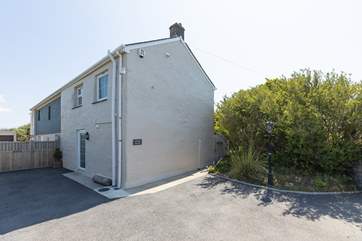 The parking for Jackdaw Cottage is in front of the cottage.