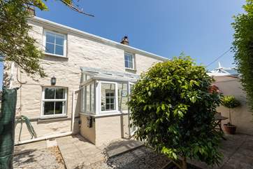 Welcome to Jackdaw Cottage a gorgeous retreat located on the outskirts of St Agnes.