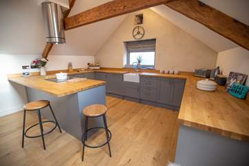 The kitchen offers all the modern conveniences that you would expect.