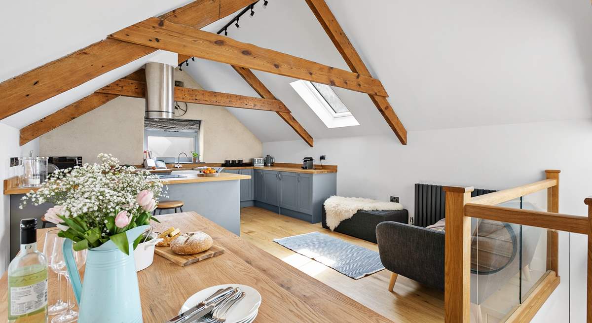 The kitchen-area offers a wonderful sociable vibe and is equipped to cook up the perfect roast dinner for all the family.