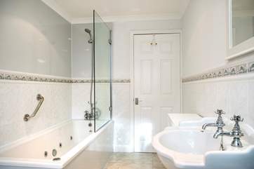Why not treat yourself to a leisurely soak in the spa bath?