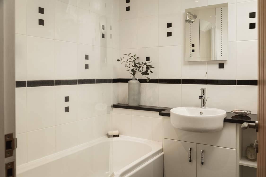 The super stylish family bathroom.