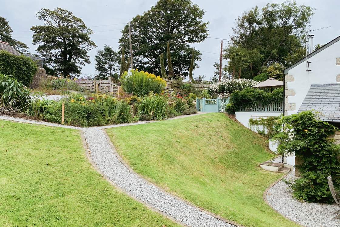 The garden is so pretty.