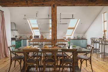 If you love to entertain then this is the perfect place for everyone to all get together whatever the season.