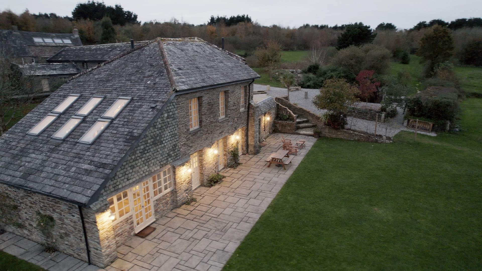 From dawn until dusk you can enjoy your wonderful surroundings. 