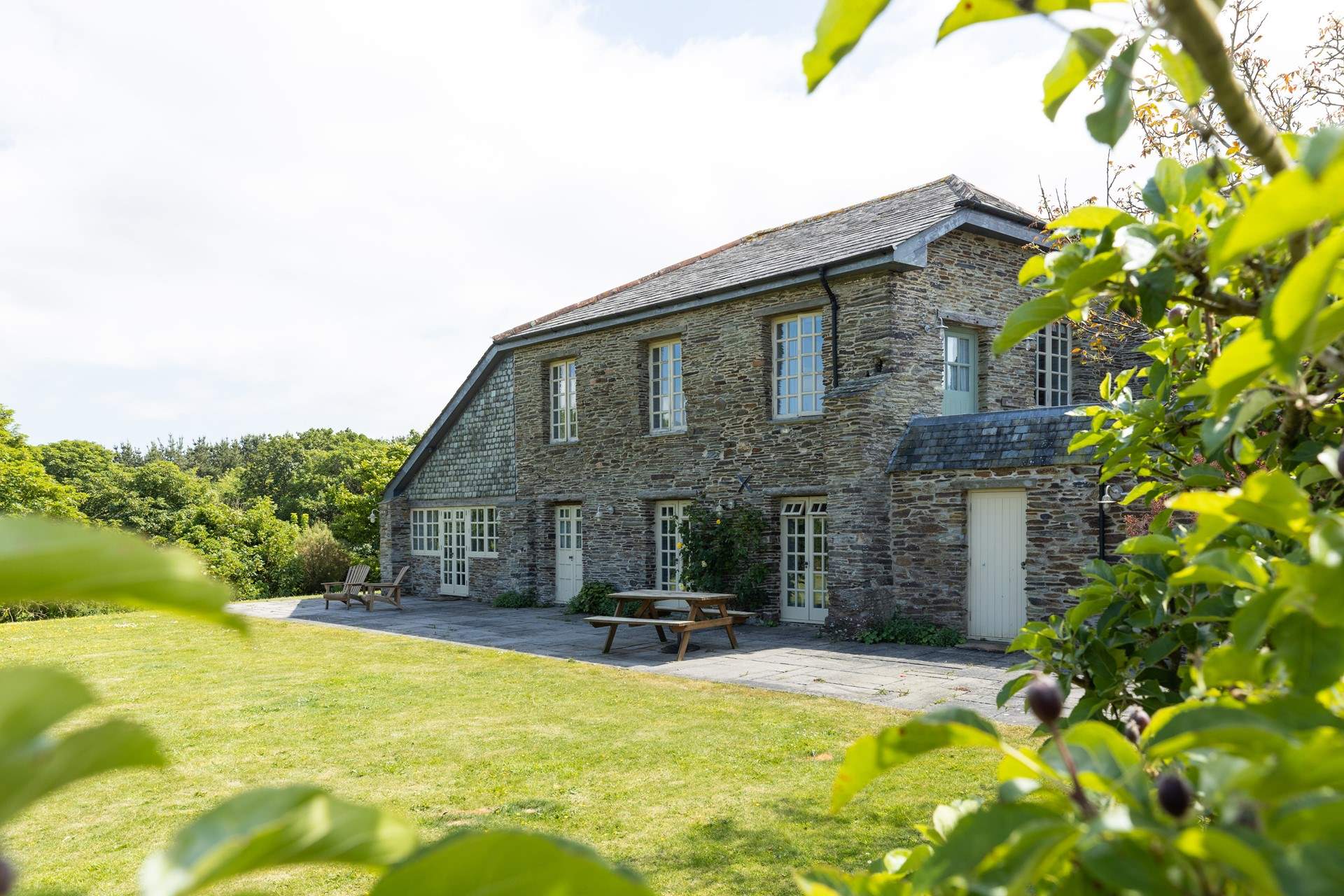 Welcome to stunning Carthew Barn.