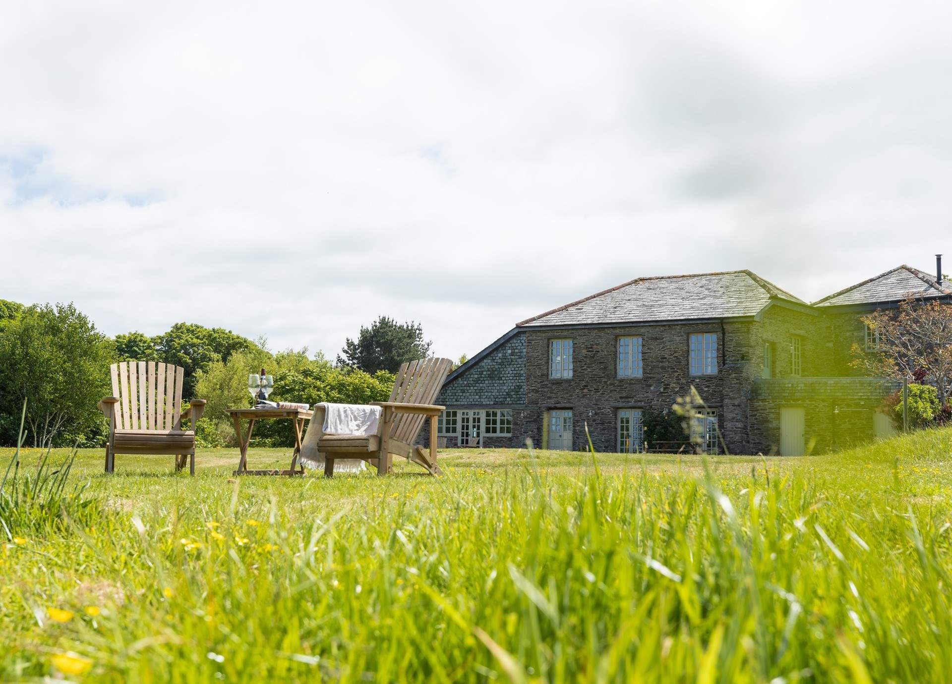 Blissful al fresco dining in the Cornish sunshine. 
