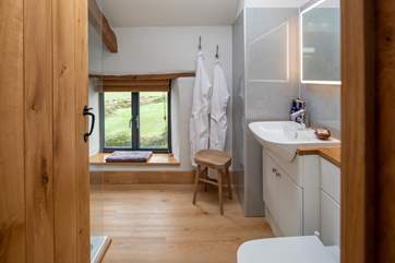 En suite to bedroom 1.