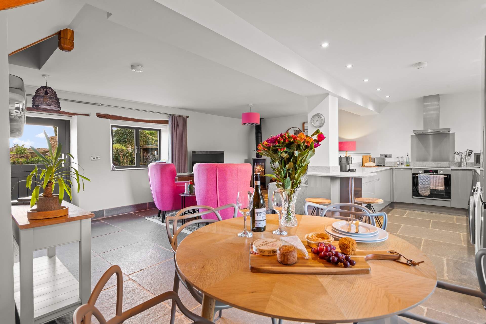 The open plan design of this beautiful cottage makes eating, dining and relaxing together a real pleasure.