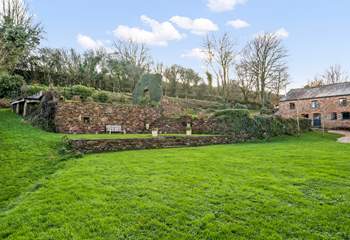 Peaking back at Higher Dinnicombe Cottage.