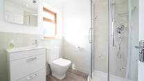...and has an en suite shower-room.
